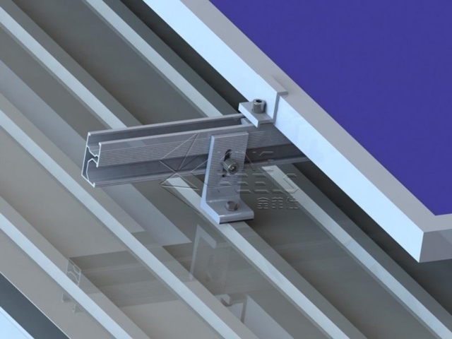 Montaje en portaequipajes para paneles solares