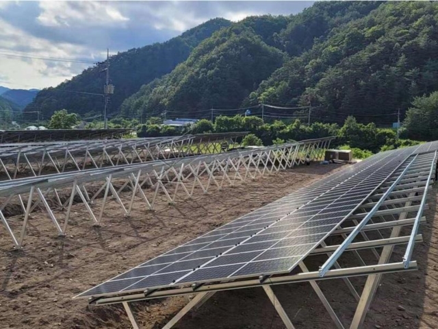 Sistema de montaje en tierra de acero C Montaje en poste solar