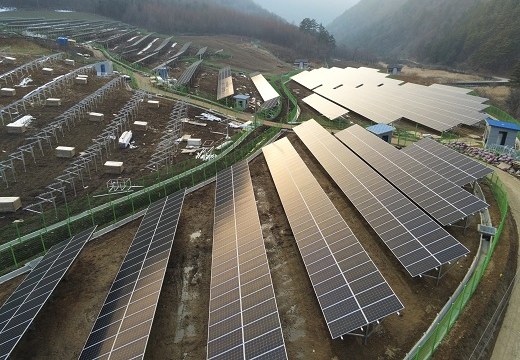 panel solar montaje en tierra estructura solar tornillo de tierra corea 2.18MW